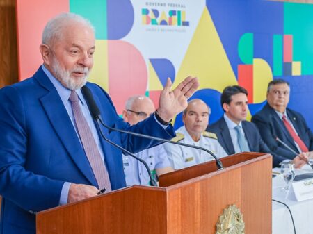 Lula assina decreto para reforçar segurança de portos e aeroportos no combate ao crime