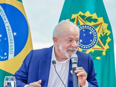 Lula diz a ministros que priorizem PAC Seleções; projetos de governadores e prefeitos batem recorde