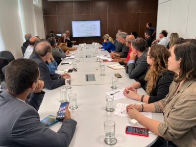 Mesa de negociação não avança e servidores federais convocam ato por reajuste salarial no próximo dia 8