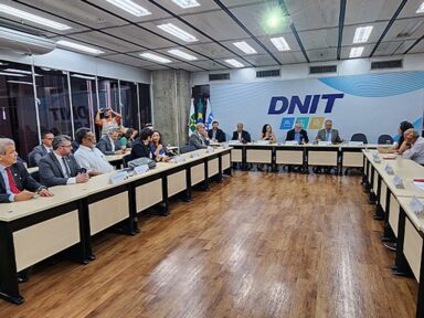 Servidores federais reagem após mesa de negociação terminar sem proposta de reajuste salarial