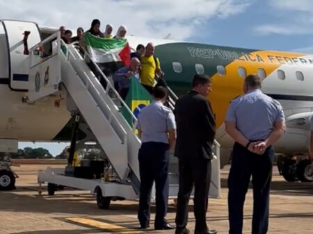 “Muita gente sofrendo” com ataques de Israel, diz brasileira resgatada