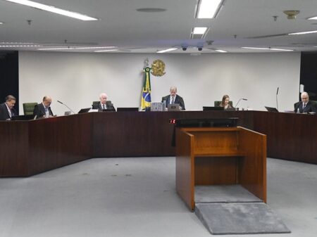 2ª Turma do STF rejeita recurso de Bolsonaro e mantém multa de R$ 20 mil