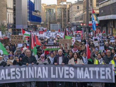 Marchas atravessaram Londres, Manchester e Leeds para exigir fim do genocídio em Gaza