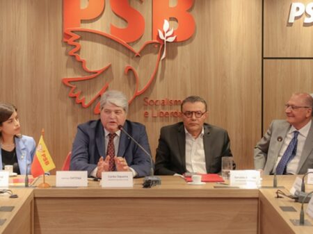 PSB filia Datena em evento com Alckmin, França, Tábata e João Campos