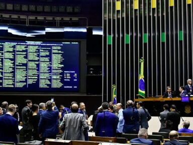 Congresso derruba veto e mantém desoneração da folha às empresas em prejuízo da Previdência