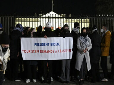 Funcionários de Biden exigem cessar-fogo em vigília histórica na Casa Branca