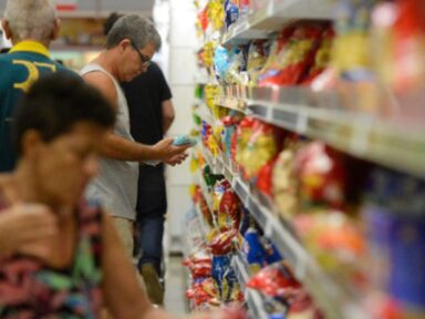 Salário mínimo para 2024 vai aumentar a “merreca” de 101 reais