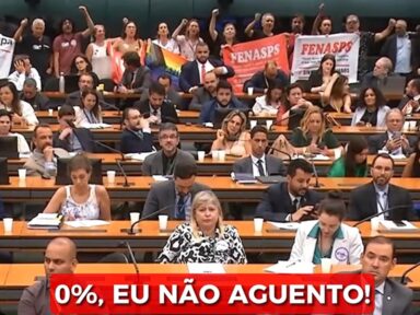 Servidores públicos federais protestam no Congresso contra “0% de reajuste”