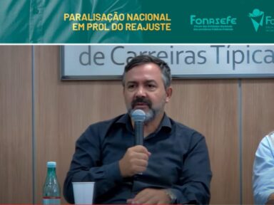Plenária dos servidores denuncia descaso do governo em negociação salarial e prepara mobilização