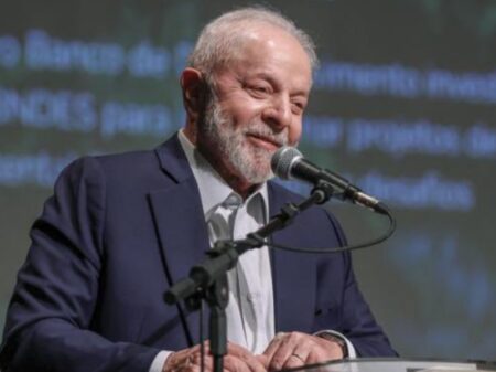 “Não podemos ficar com R$ 1 trilhão no Tesouro e o BNDES com pão sem mortadela”, diz Lula