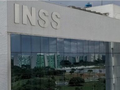 Médicos peritos do INSS fazem paralisação de 24 horas por reajuste de salários
