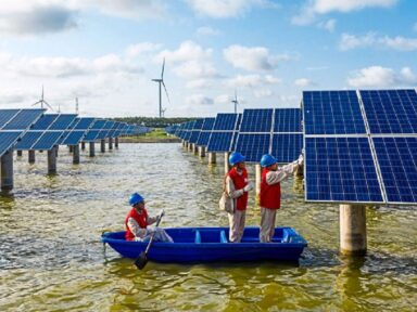 China instalou mais painéis solares em 2023 que EUA ao longo dos anos de sua produção
