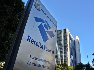 Governo federal arrecada R$ 2,3 tri em impostos em 2023, recuo de 0,12% ante 2022