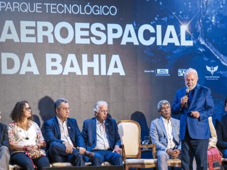 “Privatização da Eletrobrás foi um escárnio”, denuncia Lula