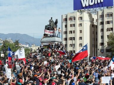 Herança do ex-presidente Piñera: caos social e dezenas de manifestantes chilenos mortos