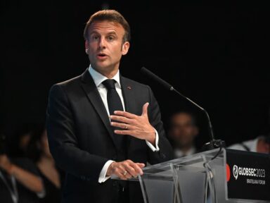 Oposição rechaça “loucura” de Macron ao aventar envio de tropas à Ucrânia