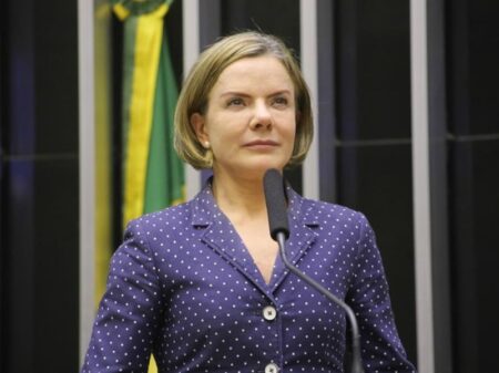 “É justo manter ajuda do Brasil à Agência da ONU para proteção de refugiados”, defende Gleisi
