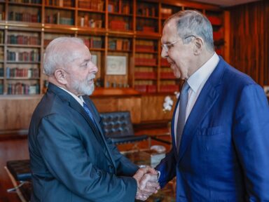 Lula se reúne com Lavrov e confirma viagem à Rússia para discutir BRICS