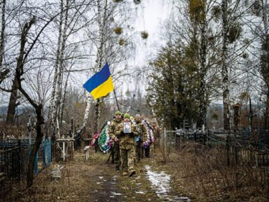 “Bilhões dos EUA para guerra contra Rússia assassinam geração de ucranianos”, diz Tucker Carlson