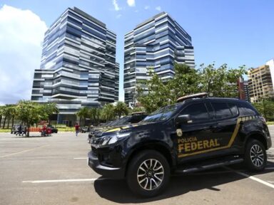 PF intima Bolsonaro para depor sobre sua tentativa de golpe contra o Brasil