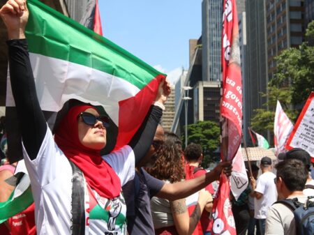 PCdoB apoia Lula e repudia o “massacre promovido pelo Estado de Israel”