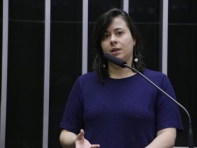 Deputada aciona Ministério da Justiça após ser ameaçada de morte por apoiar palestinos