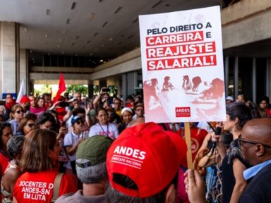 Servidores defendem 10,34% de reposição salarial em 2024 e convocam ato para o próximo dia 22