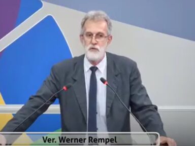 Werner Rempel: “Criticam fala de Lula, mas nada sobre 10 mil crianças mortas e 400 mil casas destruídas”