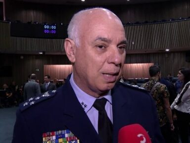 “Qualquer coisa que tenha ferido diplomas disciplinares será punida”, diz comandante da Aeronáutica