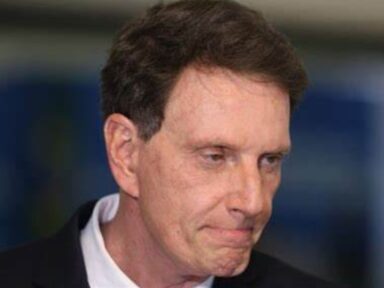 Comissão da Câmara aprova ‘PEC da Universal’ que amplia ‘mordomias fiscais’ das igrejas