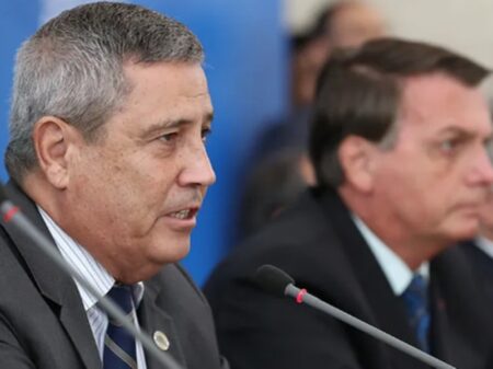 Bolsonaro leu a minuta do golpe, mudou alguns pontos e manteve prisão de Moraes