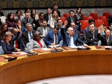 Conselho de Segurança da ONU aprova resolução exigindo cessar-fogo “imediato” em Gaza