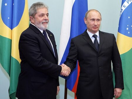 Lula e PT cumprimentam Putin pela vitória nas eleições: um “feito histórico”
