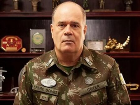 General Gomes Freire confirma que Bolsonaro mostrou minuta do golpe para pressionar FFAA