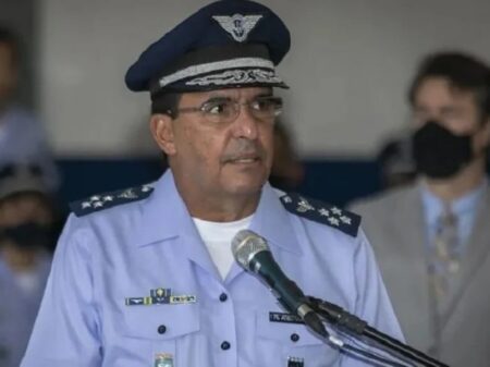 Ex-comandante da Aeronáutica confirma que Bolsonaro tramou e pressionou para dar golpe
