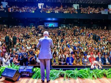 “A Cultura Brasileira está de volta. O tempo da escuridão acabou”, afirma Lula