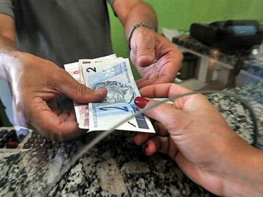 Governo propõe salário mínimo de R$ 1.502 em 2025. Aumento real de 2,9%