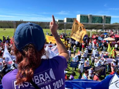 Marcha dos servidores em Brasília rebate governo e afirma que “há dinheiro para reajuste”