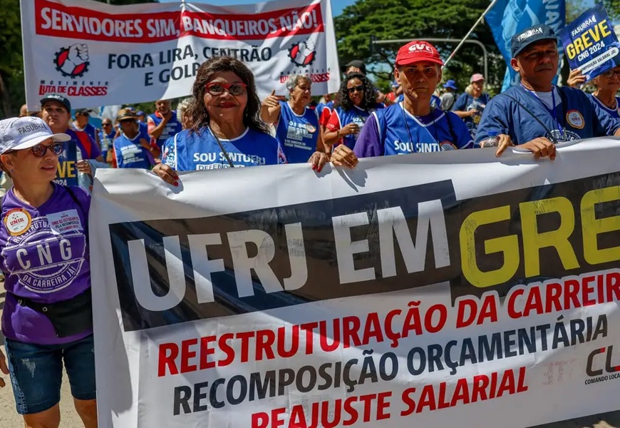 Marcha dos servidores em Brasília rebate governo e afirma que “há dinheiro para reajuste” - Hora do Povo
