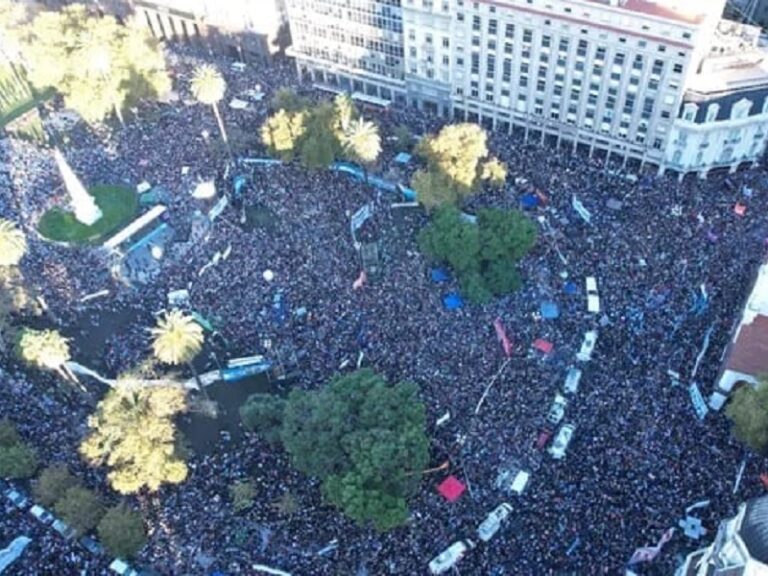Marcha em defesa da educação pública reúne 800 mil em Buenos Aires