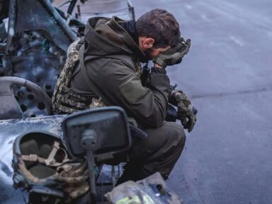 “Melhor a rendição do que morrer sem saber para quê”, afirmam soldados de Kiev