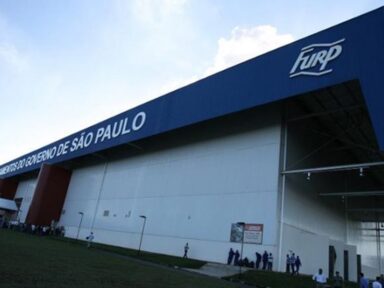Tarcísio ameaça privatizar a Furp, maior fabricante de remédios da América Latina