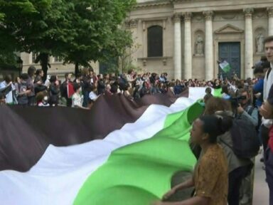 Protesto contra o genocídio promovido por Israel chega à França: “Gaza, Gaza, a Sorbonne está com vocês”