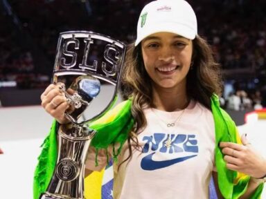 Rayssa Leal conquista marca histórica e é campeã em torneio de skate nos EUA