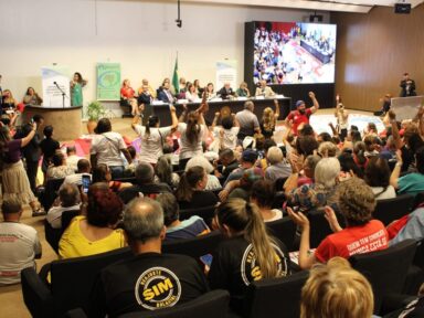“Reposição salarial é necessidade urgente”, defendem servidores da Educação em audiência