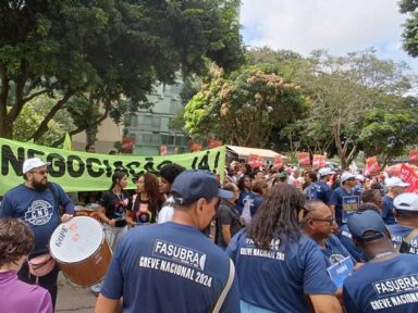 Servidores federais fazem dia nacional de paralisação pelo reajuste e exigem que governo negocie