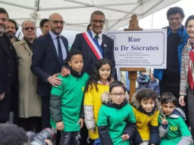 Rua Dr. Sócrates é inaugurada no coração da Vila Olímpica de Paris