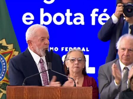 “O Brasil tem que ter 25% do PIB em investimento”, defende Lula