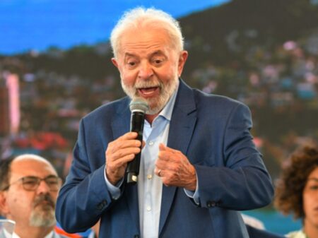 Lula critica venda de ativos da Petrobrás e diz que vai recuperar indústria naval