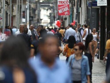 Setor de serviços cresce 0,5% em abril